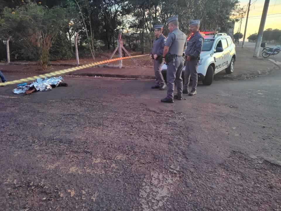 Foto 2 de 2 — Homem é encontrado morto em Américo; suspeita de tortura